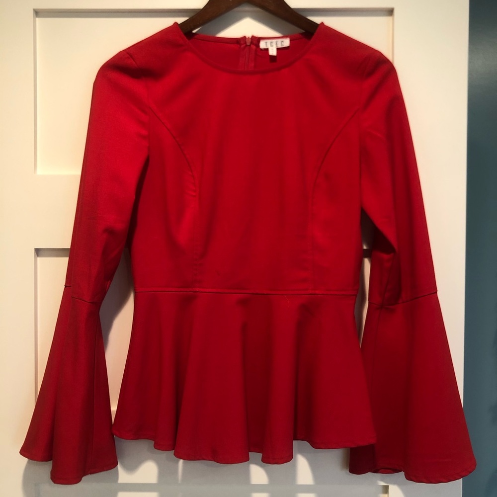 Look Book Red Long Shelve Flowing Top